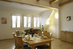 Raiffeisenhof Appartements Nr. 7 Esstisch