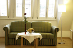 Raiffeisenhof Appartements Nr. 7 Couch