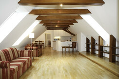 Raiffeisenhof Appartements Nr. 8 Couch