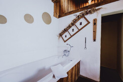 Ruck a bisserl zuwa Zimmer