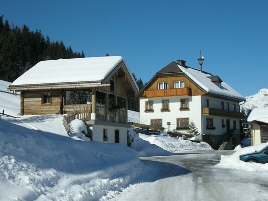 Rodlerhof_mit_Rodleralm_im_Winter | © Rodlerhof, Fam. Wieser