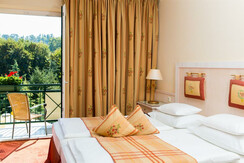 Doppelzimmer der Kategorie Pool mit Balkon, Klima