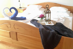 Rothschädl Zimmer Maisonette Bett