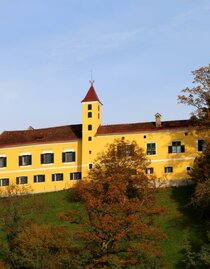 Schloss Arnfels Vorderansicht | © Schloss Arnfels | Fam. Macher | © Schloss Arnfels | Fam. Macher