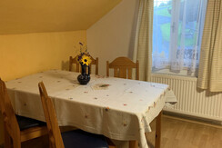 Serschenhof Tertinjek Ferienwohnung Essbereich