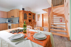 geräumige Küche mit gemütlicher Eckbank