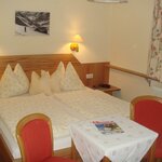Photo of double room with shower or bath tube, WC