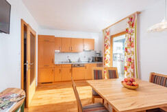 Cozy - eat in kitchen