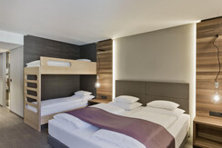 BRUN_Zimmer_Familie_