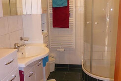 Das Badezimmer; WC extra