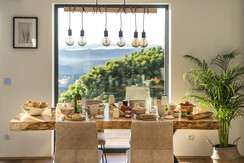 Esstisch mit köstlichem BIO-Frühstück (Aufpreis)