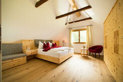 Sunkihof Hube Greith Zirbenschlafzimmer