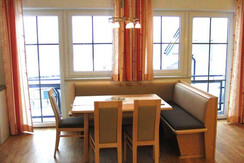 Haus Terra - Esstisch