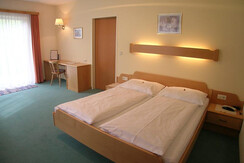 Schlafzimmer1