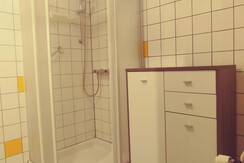 Wohnung "A" Badezimmer mit Dusche