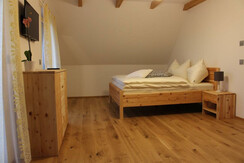 Weingartenhaus Teltscher Zimmer Naturholz