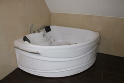 Weingartenhaus Teltscher Badezimmer Badewanne