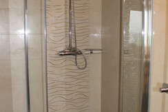 Weingartenhaus Teltscher Badezimmer Dusche