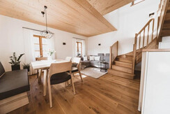 Wohn- / Essküche im Appartement Weinrebe