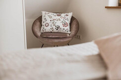 Lesestuhl im Appartement Weinrebe