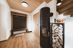 Der Kamin im kuscheligen Wohnzimmer