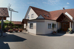 Außenansicht Weingut & Buschenschank Grabin