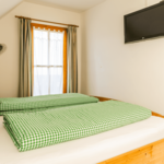 Photo of Double room, bath, toilet, balcony | © Weingut Pölzl