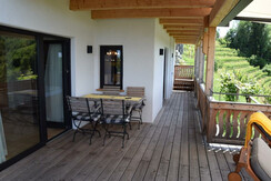 Weingut Georgiberg Terrassentisch