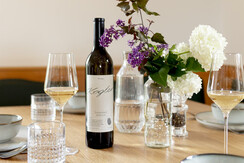 Weingut Kogler Appartement Obstgarten Tisch