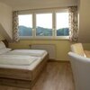 Photo of Double room, bath, toilet, facing the garden | © Weingut Lambauer