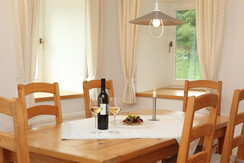 Weingut Leitner vlg. Kröllwinzere Esstisch