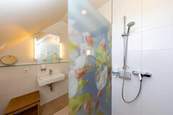 Weingut Perner Badezimmer Huabm