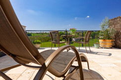 Weingut Perner Terrasse Huabm