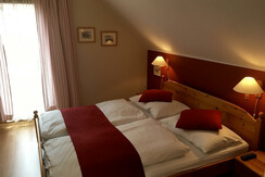 Appartement Dreibettzimmer (Doppelbett+Einzelbett)