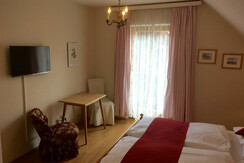 Apartment Dreibettzimmer- (Doppelbett+Einzelbett)