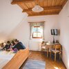 Photo of Double room, shower, toilet | © Weingut Schwarzl | Charlotte Schwarzl