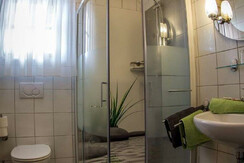 Badezimmer am Weingut Stoff
