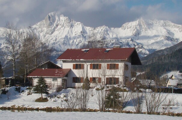 Unser Haus am See im Winter | © Edith Weissensteiner