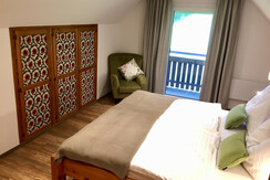 Schlafzimmer mit Balkon