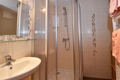 shooting-star.at-1038