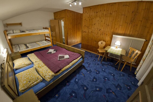 4 bed room / 4 bett zimmer