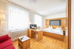 Geräumiges Schlafzimmer