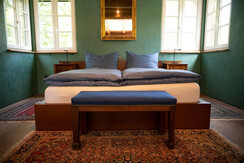 Großzügige Doppelbett im Presshaus