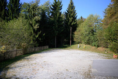 geschotterte Stellfläche im Schilcherland