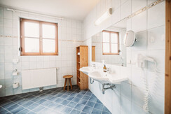 Weingut Wolfgang Maitz Winzersuite Freiraum Bad