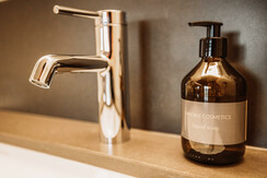 Weingut Wolfgang Maitz Winzersuite Waschbecken