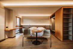 Weingut Wolfgang Maitz Winzersuite Zeitgeist Bett