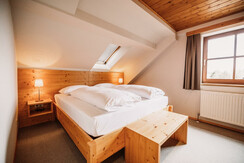 Weingut Wolfgang Maitz Winzersuite Auszeit Bett