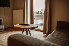 Weingut Wolfgang Maitz Winzersuite Auszeit Couch