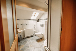 Weingut Wolfgang Maitz Winzersuite Badezimmer